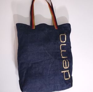 Demo Tote